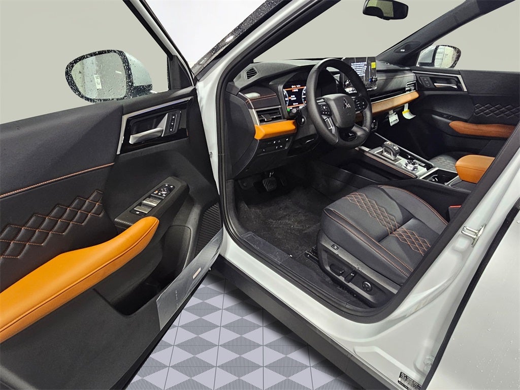 2025 Mitsubishi Outlander PHEV SEL