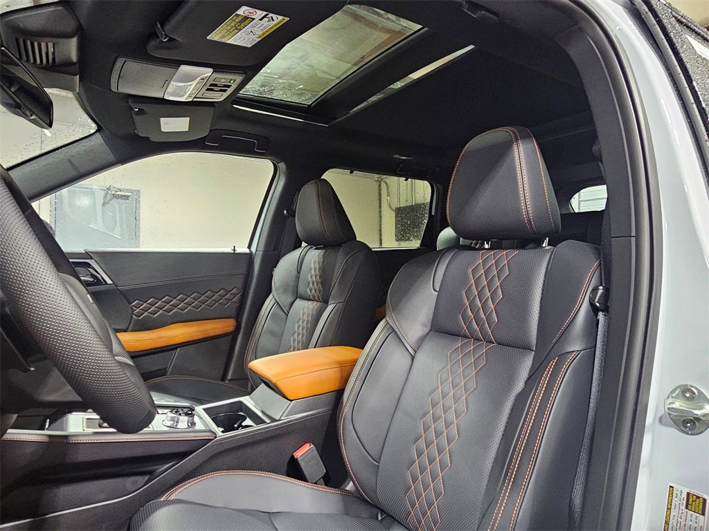 2025 Mitsubishi Outlander PHEV SEL