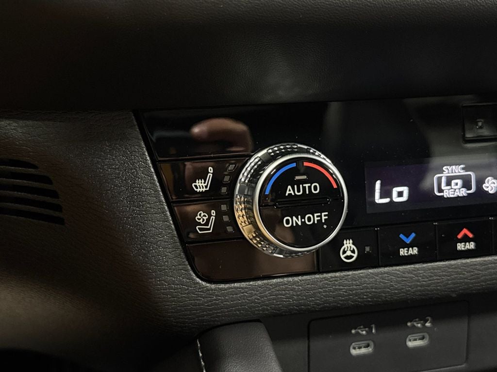 2026 Mitsubishi Outlander PHEV SEL