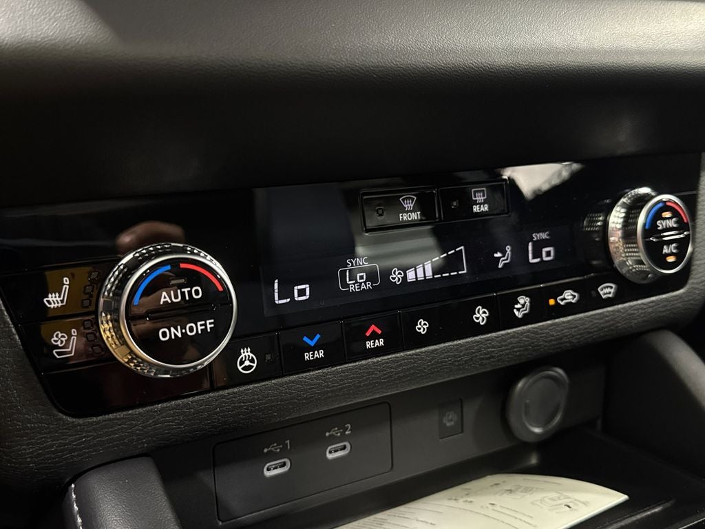 2026 Mitsubishi Outlander PHEV SEL