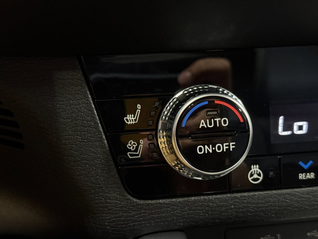 2026 Mitsubishi Outlander PHEV SEL