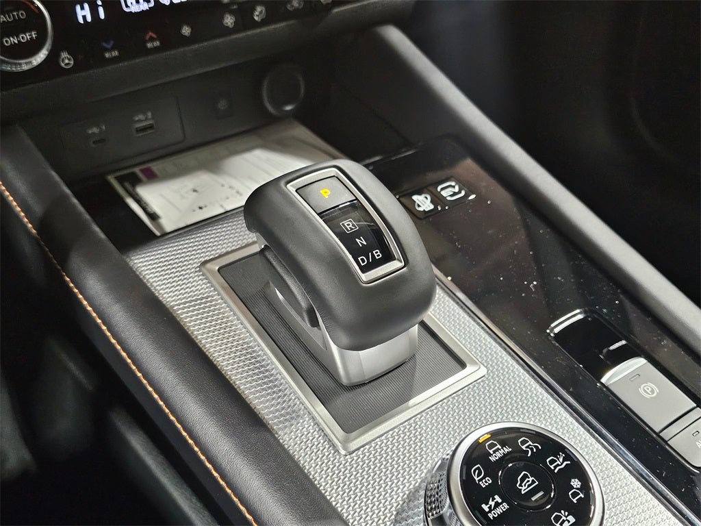 2025 Mitsubishi Outlander PHEV SEL