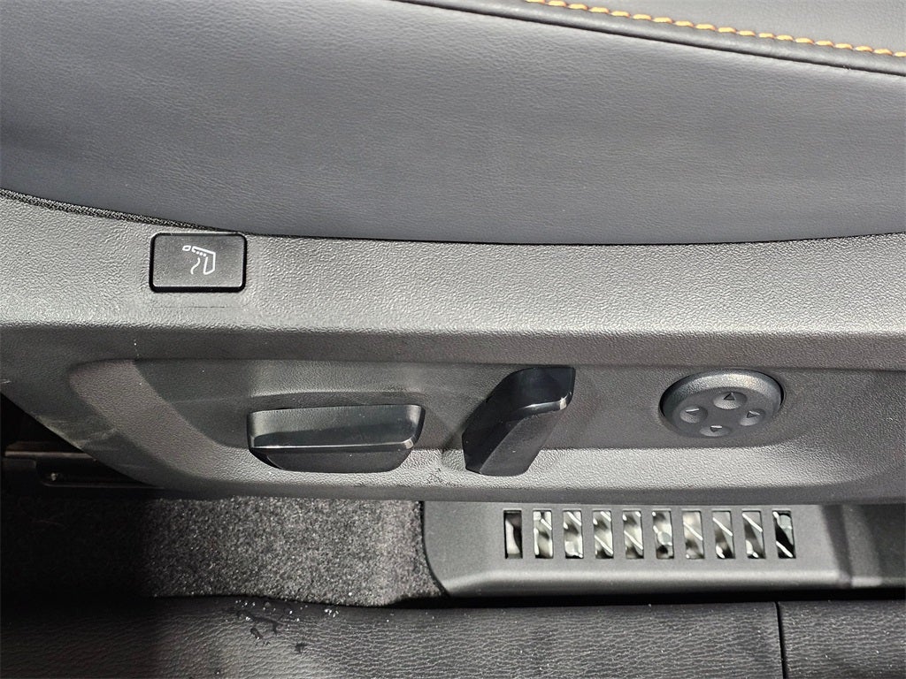 2025 Mitsubishi Outlander PHEV SEL