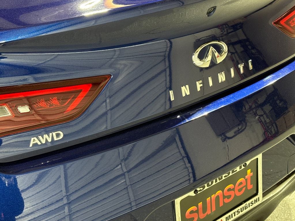 2017 INFINITI Q60 Red Sport 400