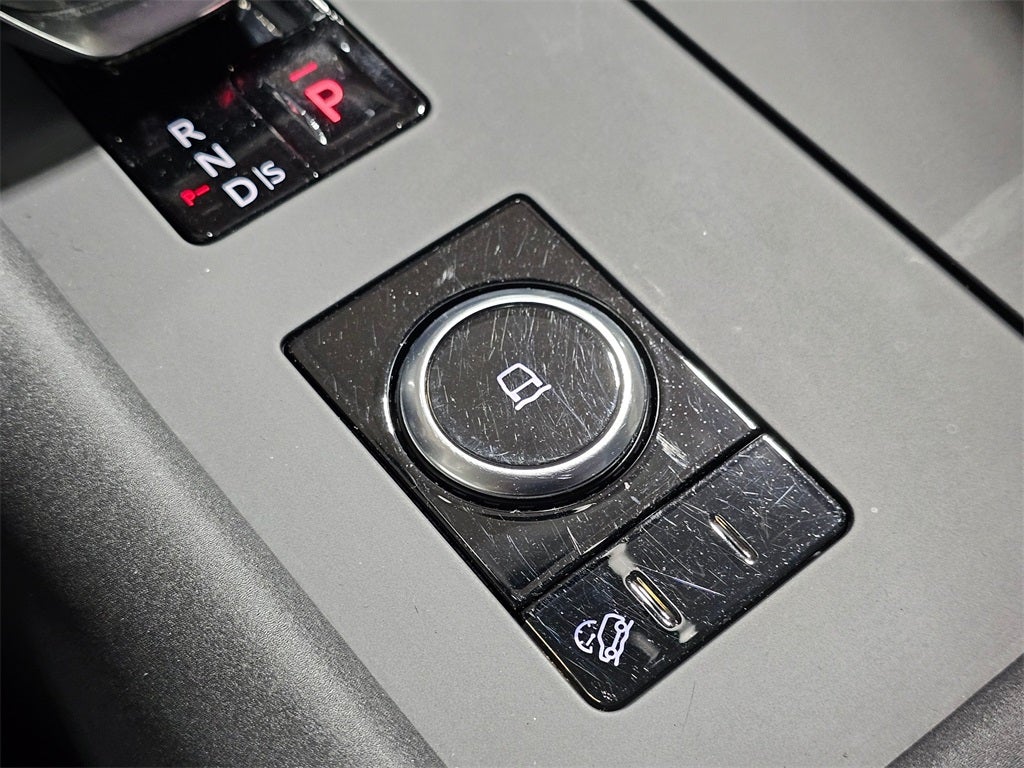 2024 Land Rover Discovery S